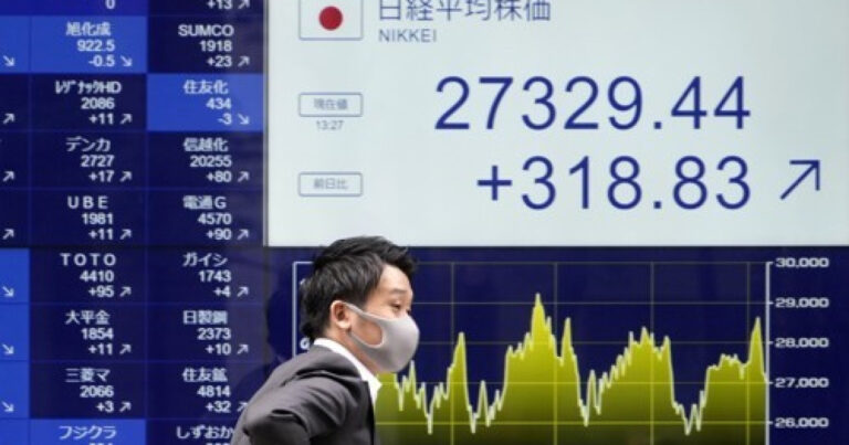 Japan PM Hopefuls Prepare Leadership Bids, Markets Recoil 